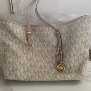 Micheal kors tote bag